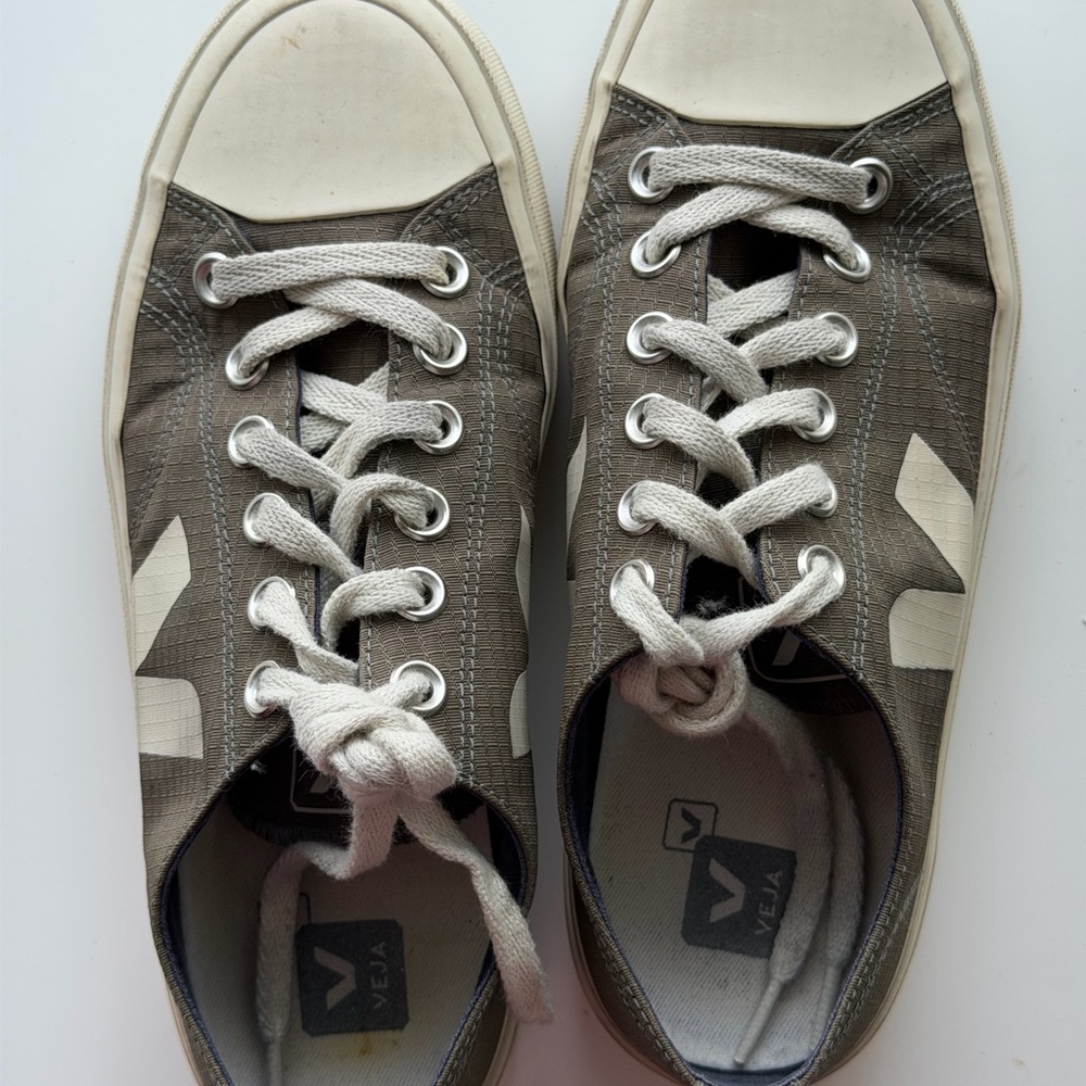 Veja Charcoal and Cream Lace-Up Sneakers